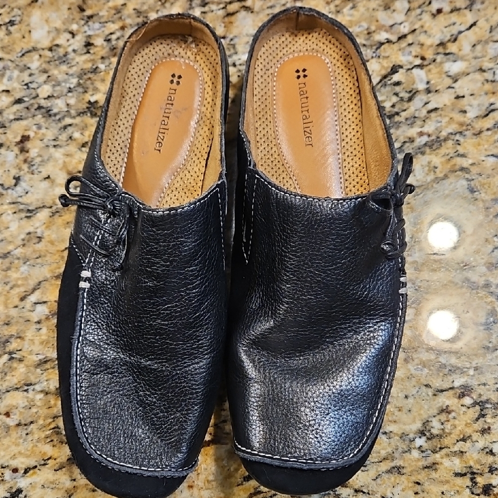 Naturalizer Black Loafers Slip-On Comfort